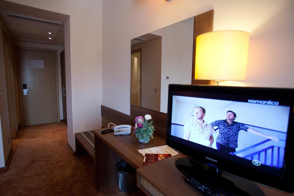 Top Rooms Aparthotel Bucharest Luaran gambar